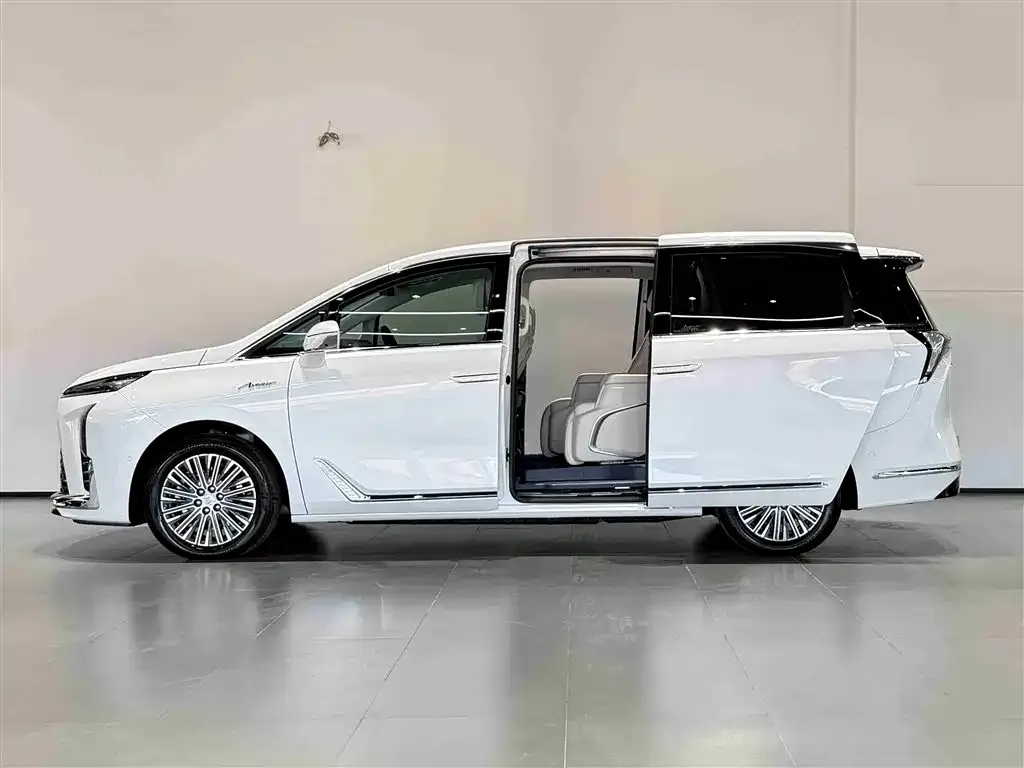 Buick GL8 Hybrid — фото 3