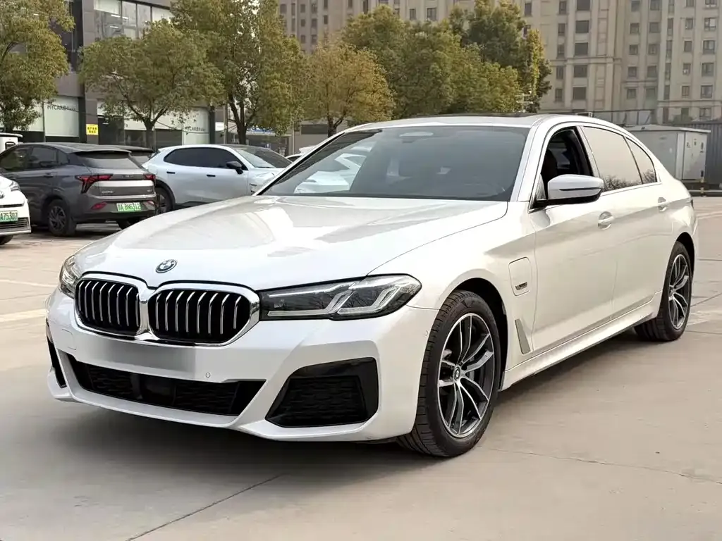 BMW 5 Series New Energy — фото 1