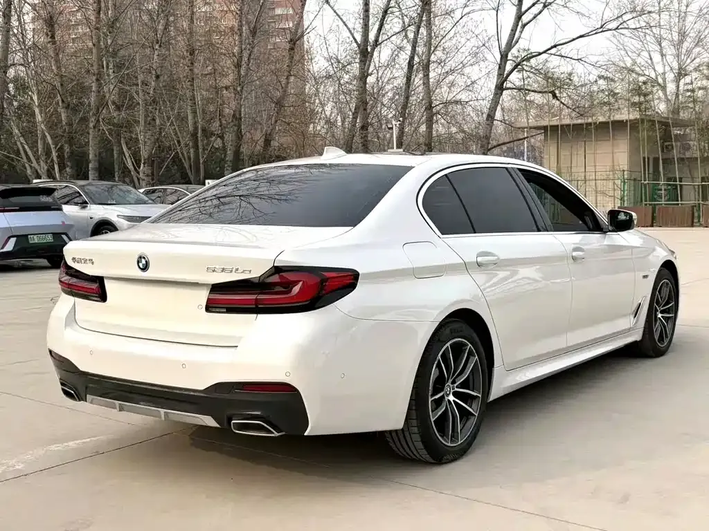 BMW 5 Series New Energy — фото 10