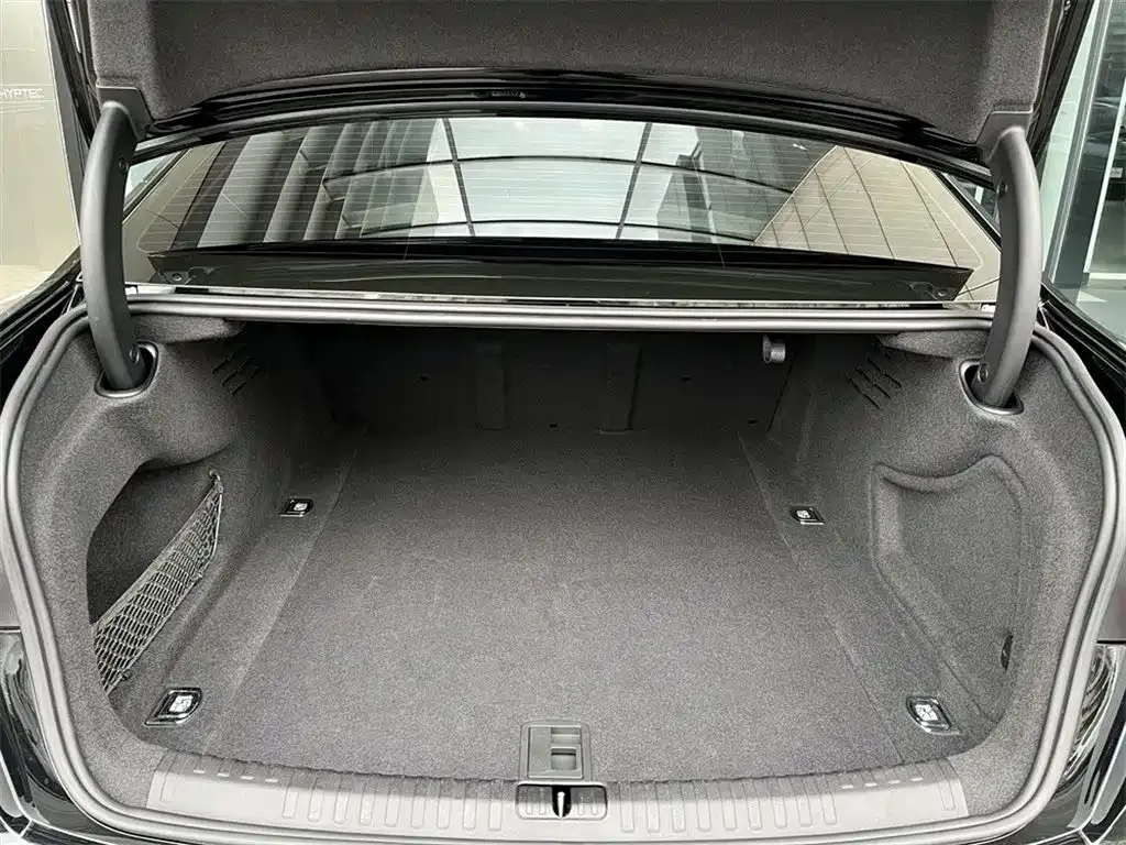 Audi A6L — фото 9