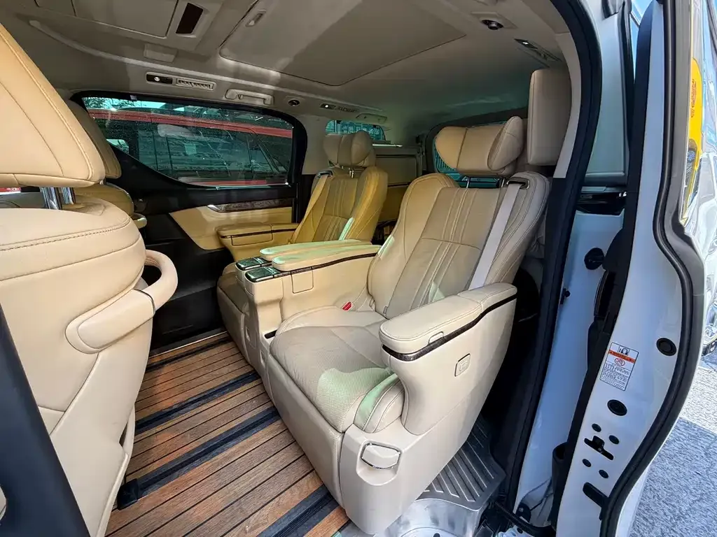Toyota Vellfire — фото 9