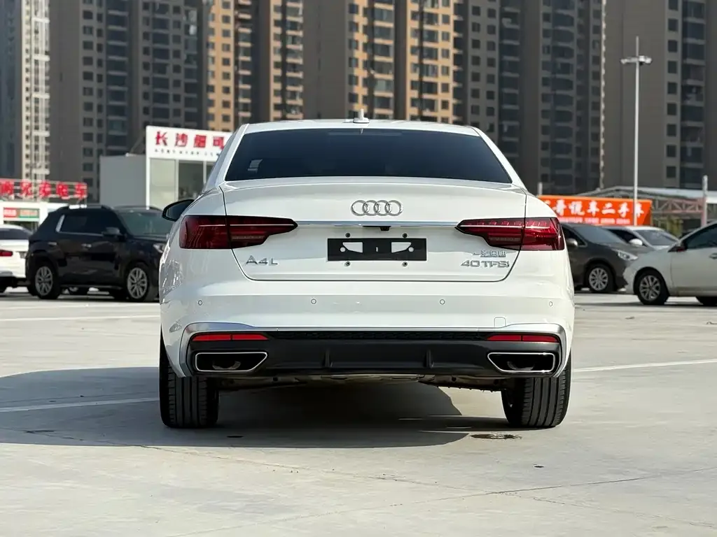 Audi A4L 2021 из CN, фото 9