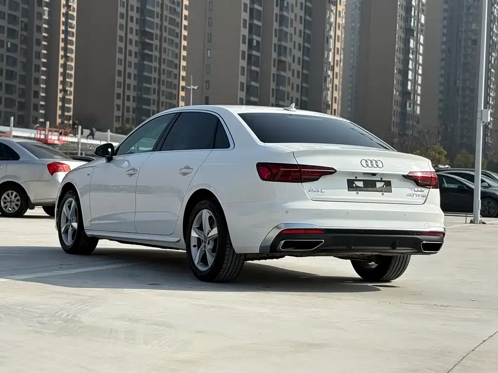 Audi A4L 2021 из CN, фото 10