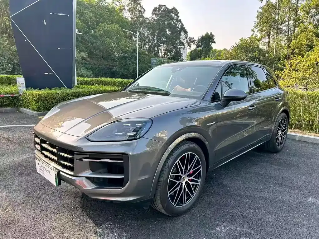 Porsche Cayenne Hybrid — фото 1