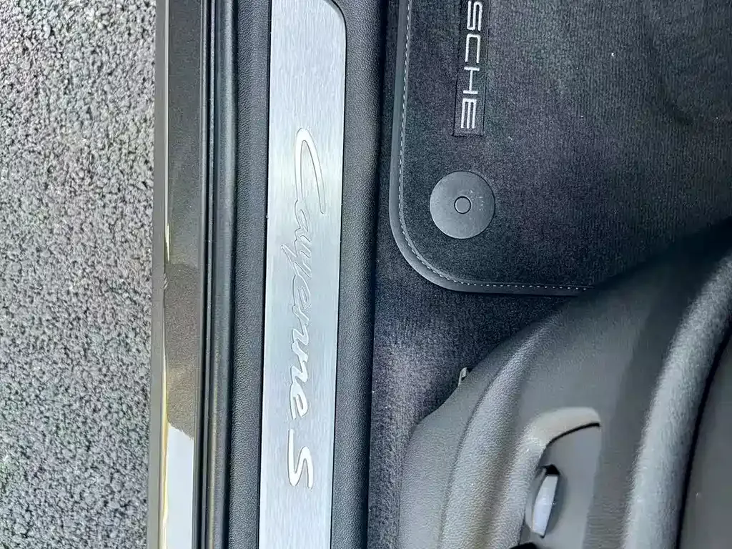 Porsche Cayenne Hybrid — фото 9