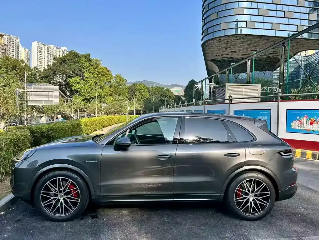 Porsche Cayenne Hybrid — фото 8