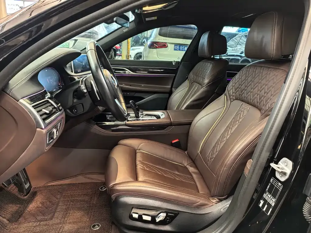 BMW 7 Series 2022 из CN, фото 5