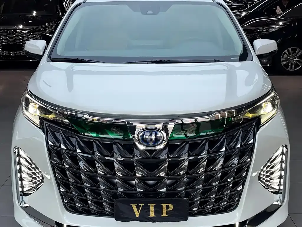 Toyota Granvia — фото 8