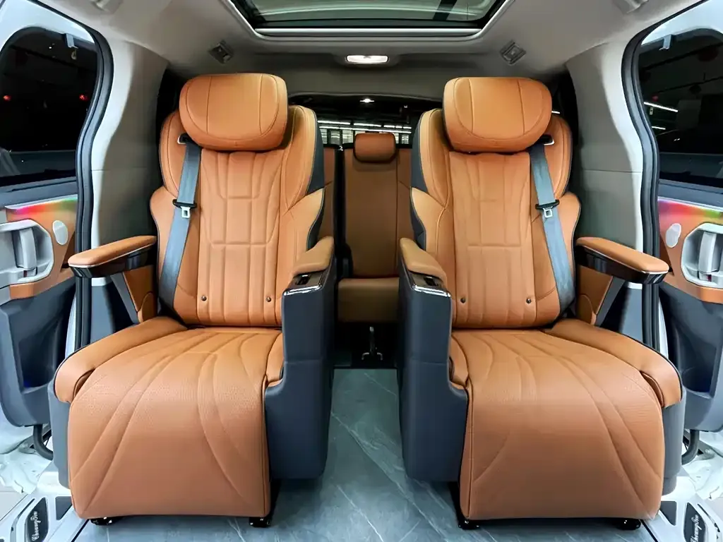 Toyota Granvia — фото 3