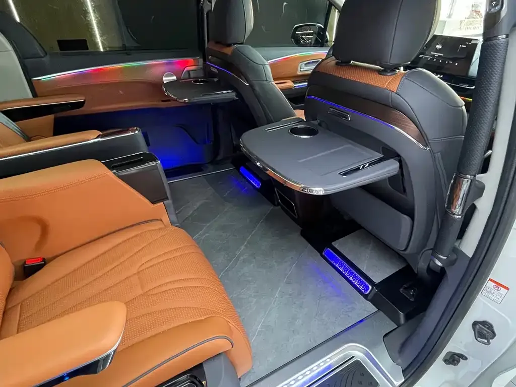 Toyota Granvia — фото 5