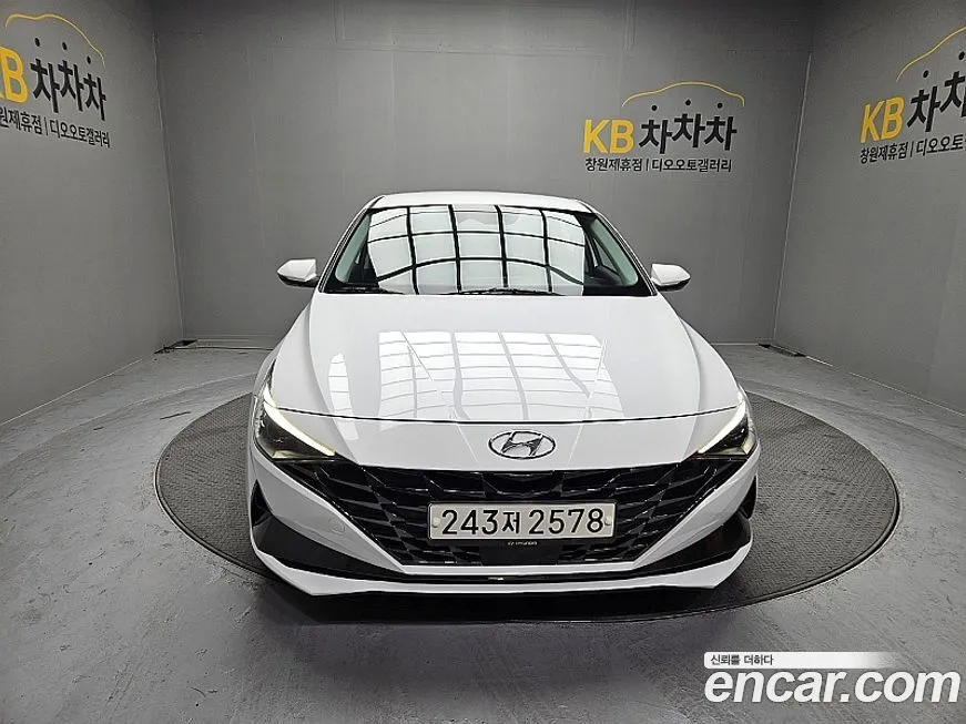 Hyundai AVANTE — фото 1