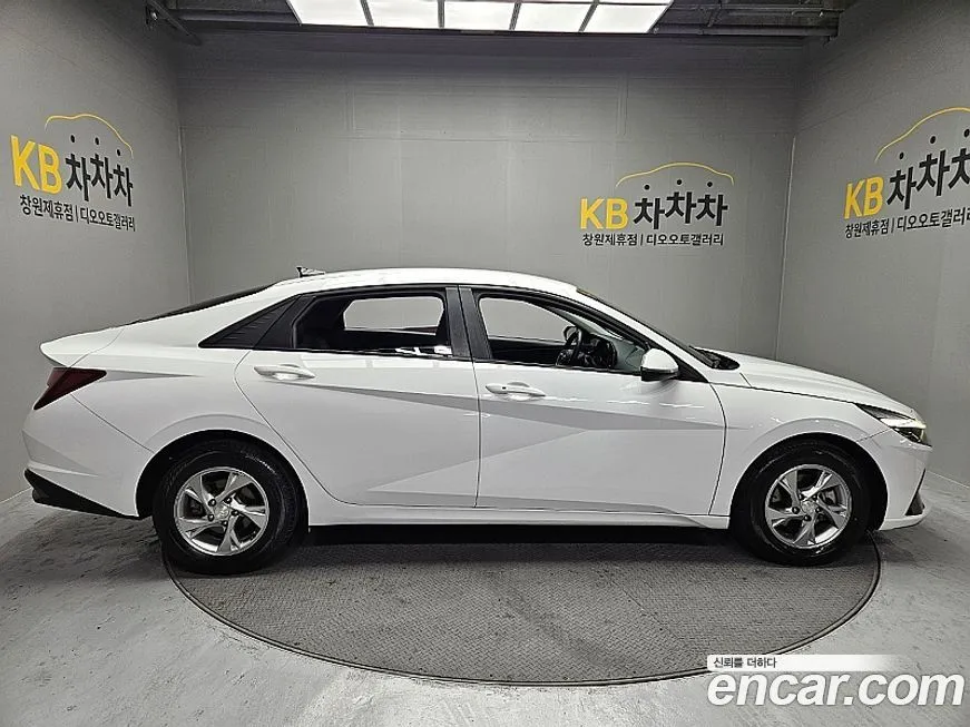 Hyundai AVANTE — фото 2