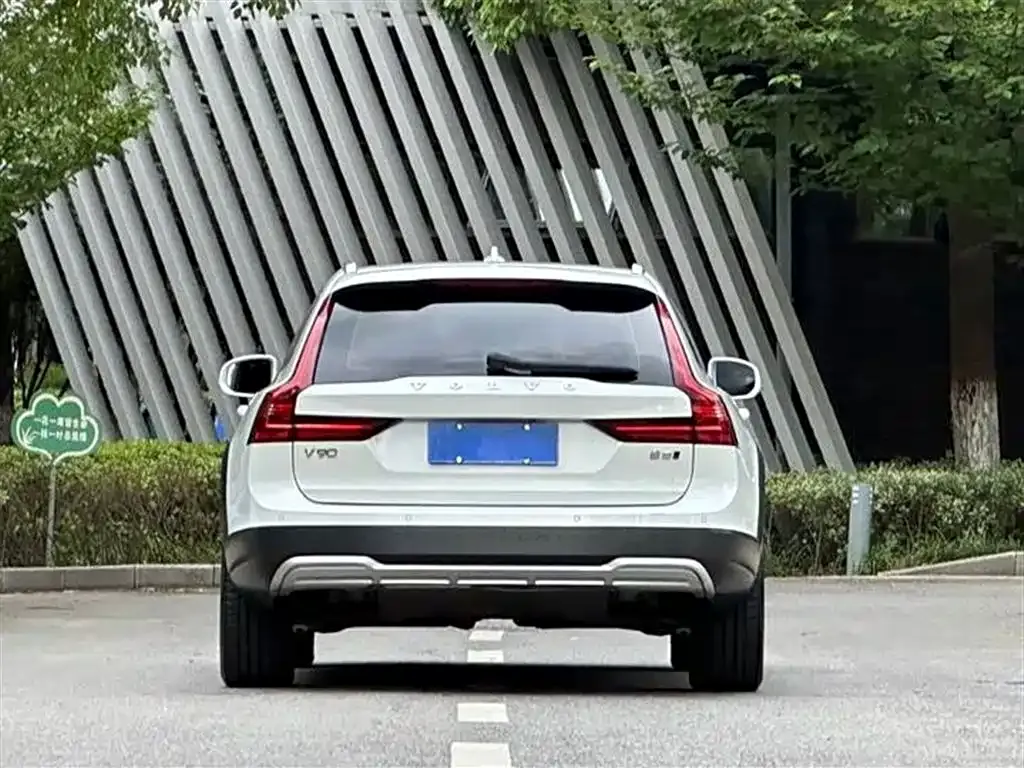 Volvo V90 2021 из CN, фото 2