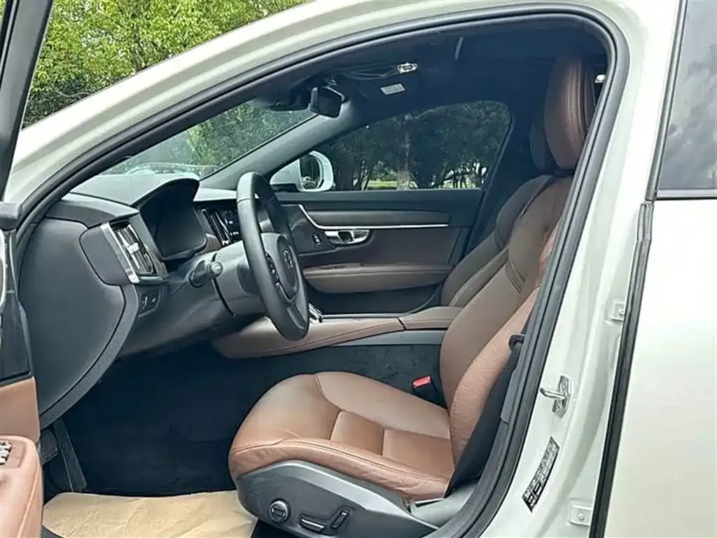 Volvo V90 2021 из CN, фото 4