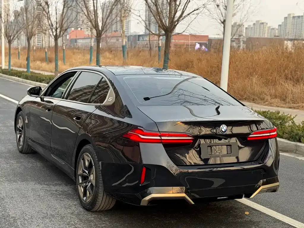 BMW i5 — фото 7