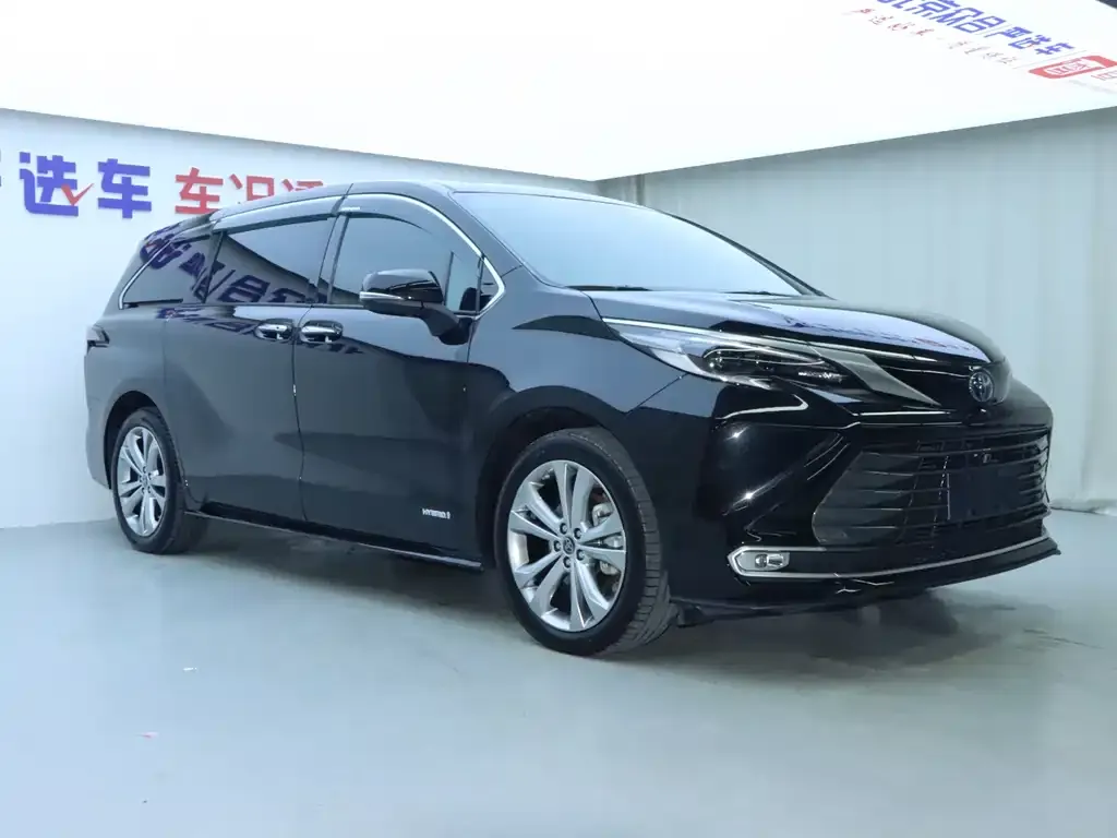 Toyota Sienna 2024 из CN, фото 4