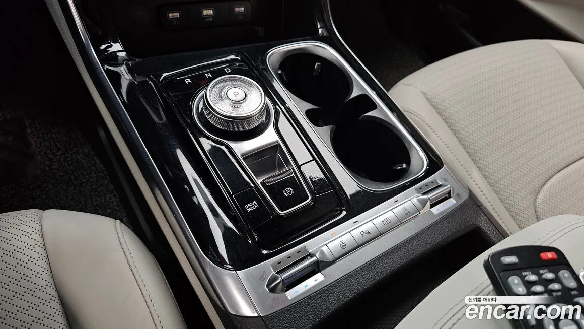 Kia Carnival — фото 10