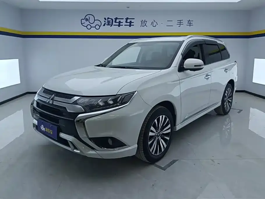 Mitsubishi Outlander 2021 из CN, фото 1