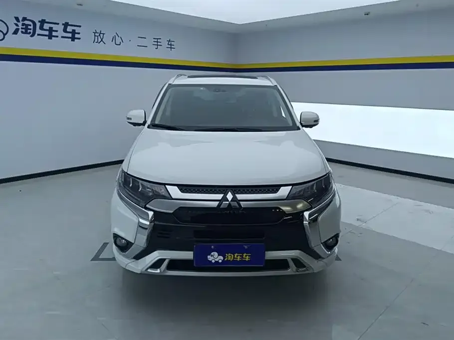 Mitsubishi Outlander 2021 из CN, фото 9
