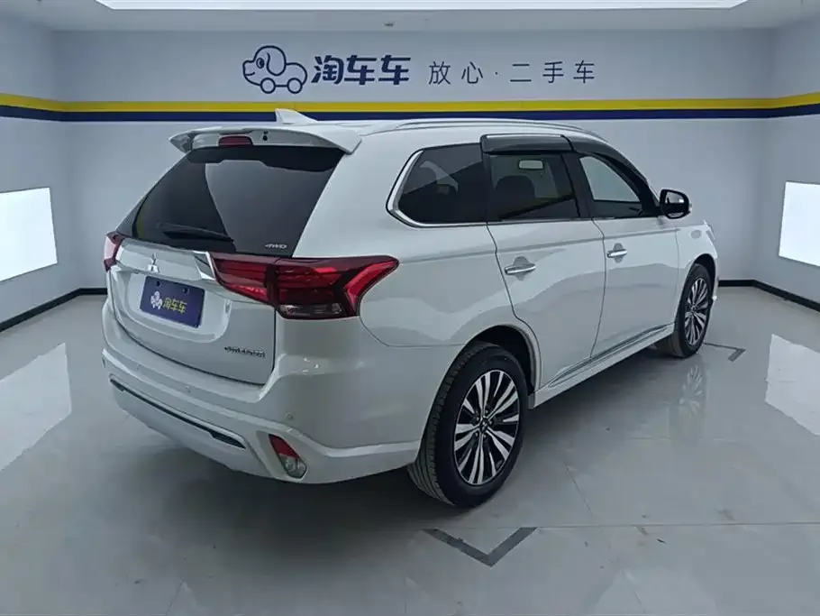 Mitsubishi Outlander 2021 из CN, фото 4