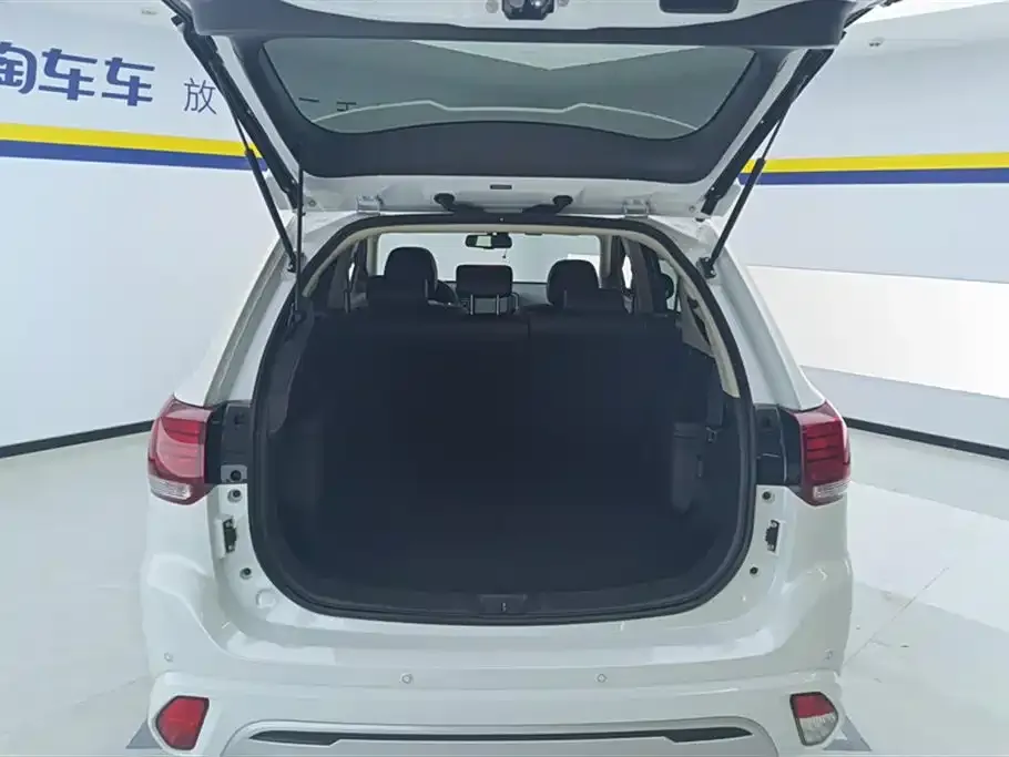 Mitsubishi Outlander 2021 из CN, фото 6
