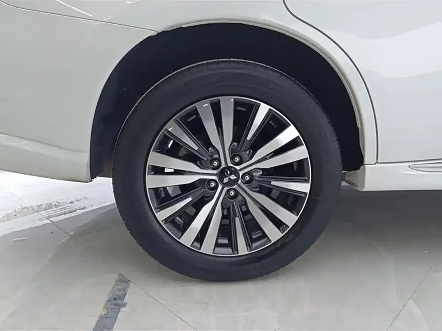 Mitsubishi Outlander 2021 из CN, фото 2