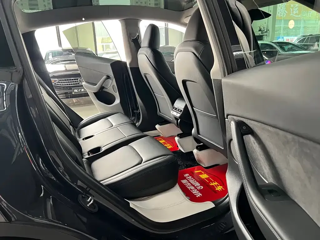 Tesla Model Y 2024 из CN, фото 8