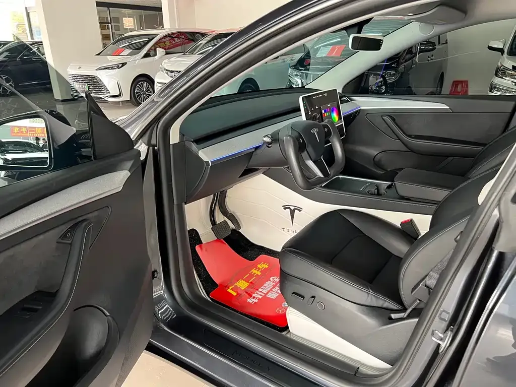 Tesla Model Y 2024 из CN, фото 2