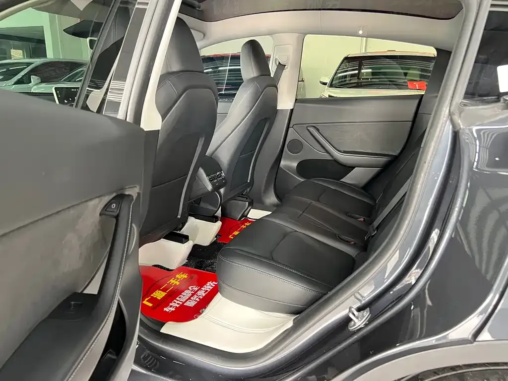 Tesla Model Y 2024 из CN, фото 4