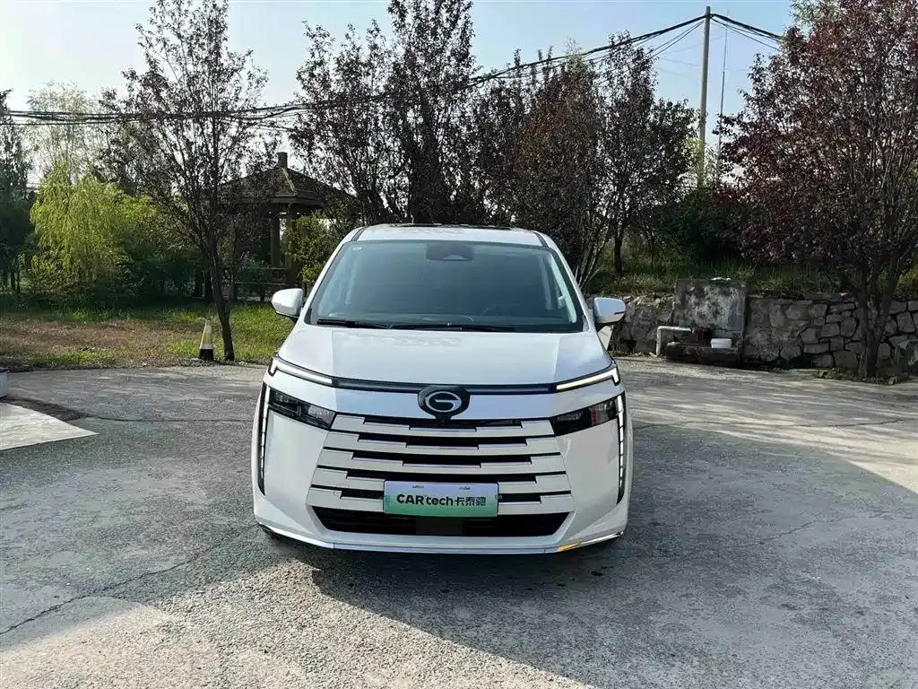 GAC Motor E8 Hybrid — фото 10