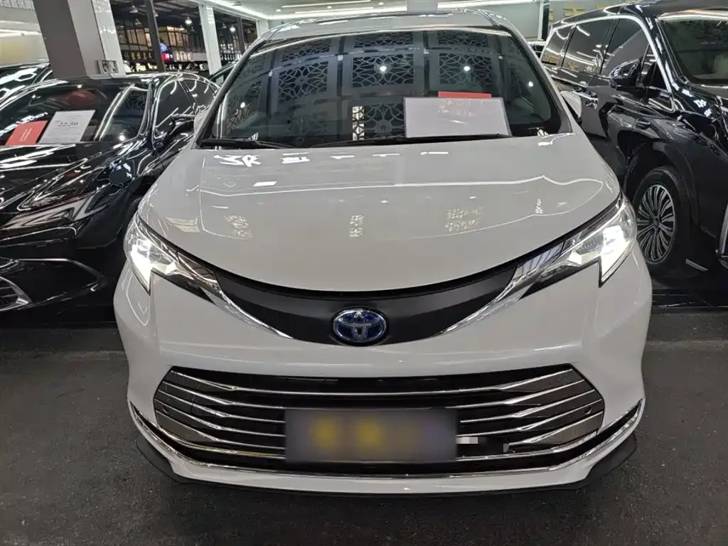 Toyota Sienna 2023 из CN, фото 7