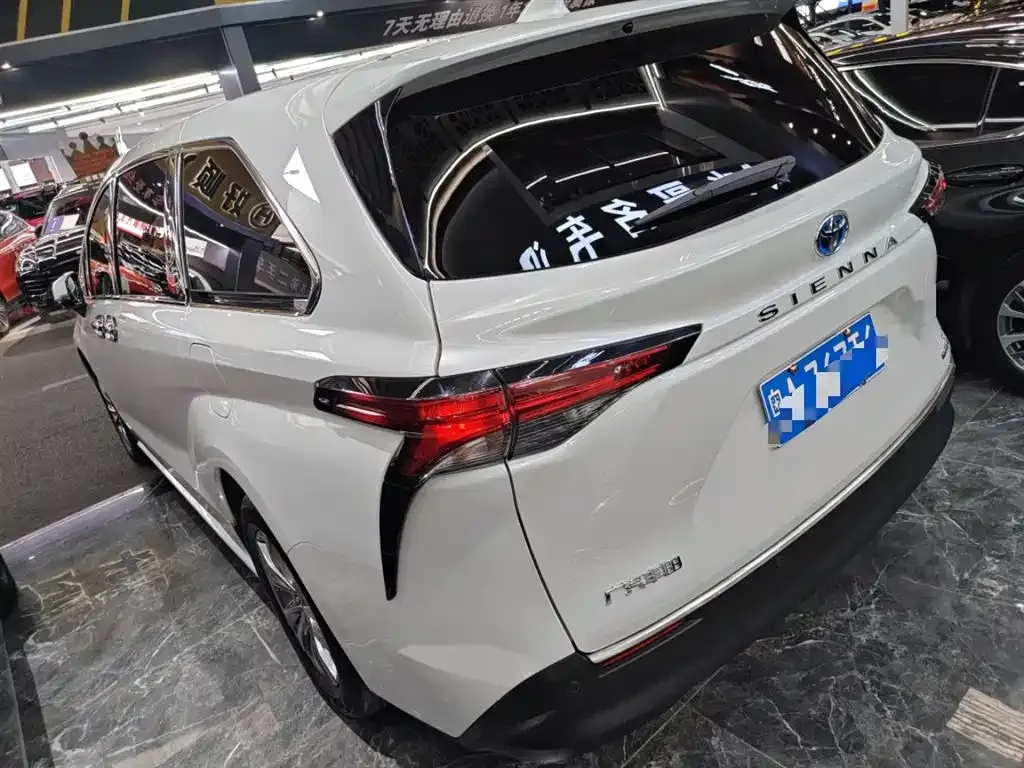 Toyota Sienna 2023 из CN, фото 9