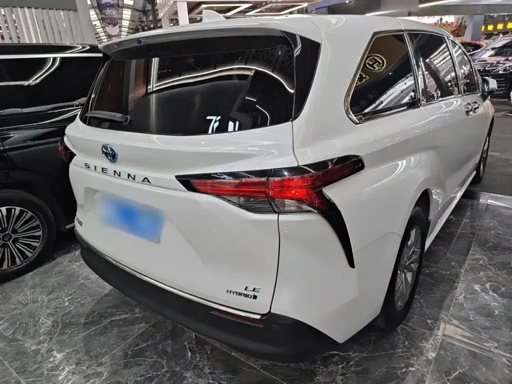 Toyota Sienna 2023 из CN, фото 10