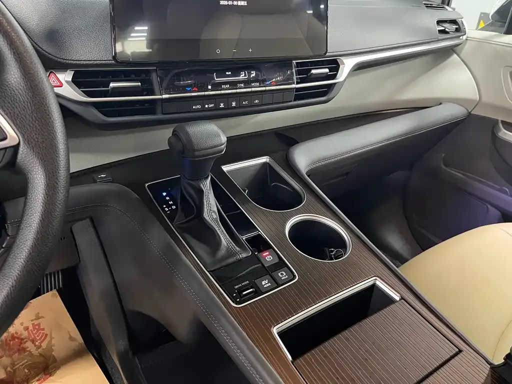 Toyota Sienna 2026 из CN, фото 9