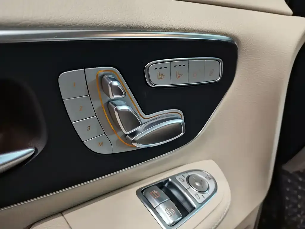 Mercedes-Benz V-Class 2022 из CN, фото 2