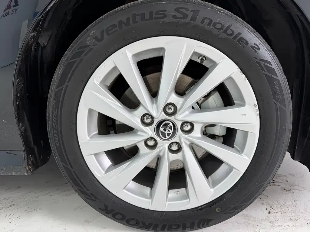 Toyota Camry 2023 из CN, фото 5