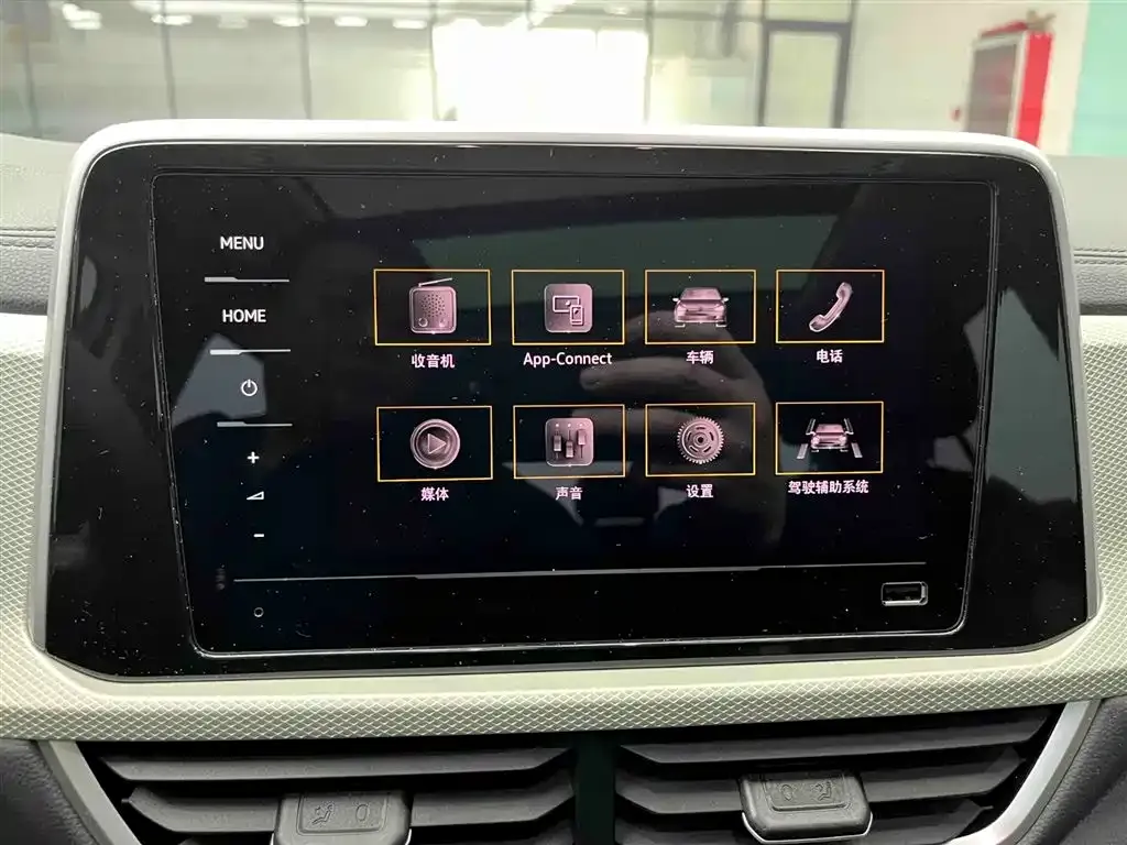 Volkswagen T-Roc 2023 из CN, фото 5