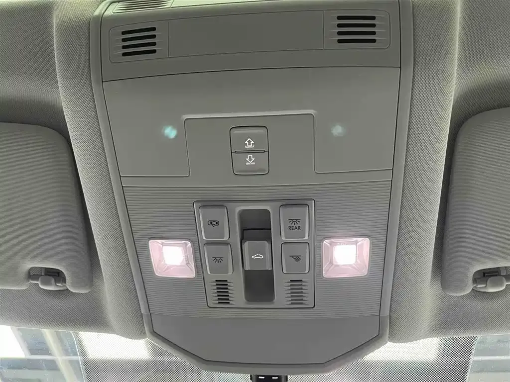 Volkswagen T-Roc 2023 из CN, фото 10