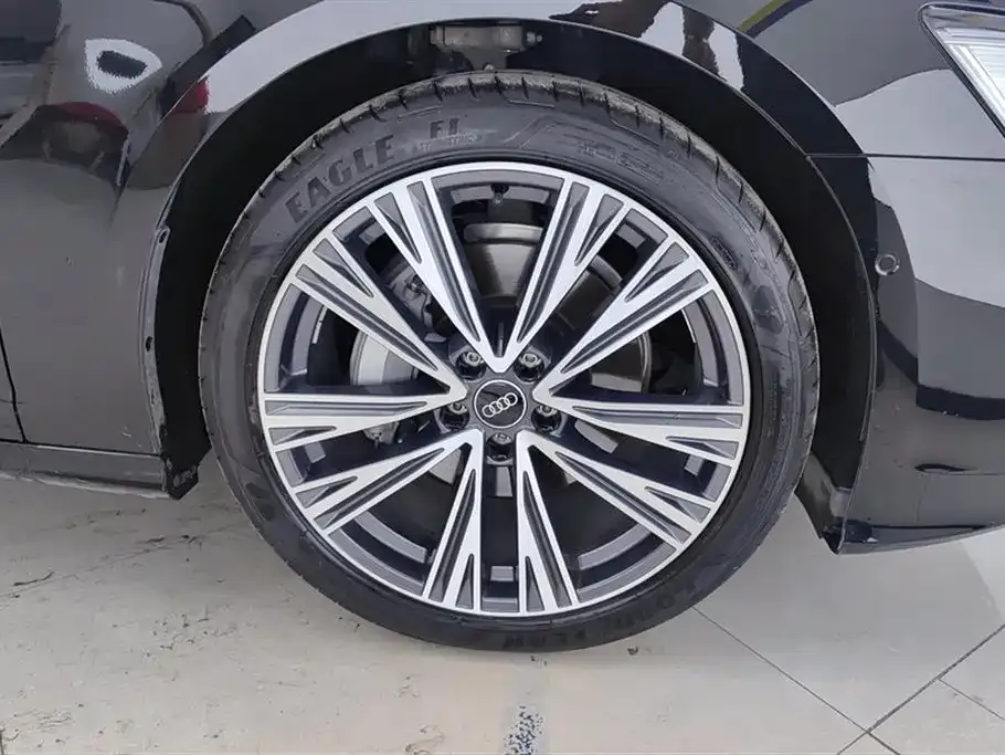 Audi A6L 2025 из CN, фото 8