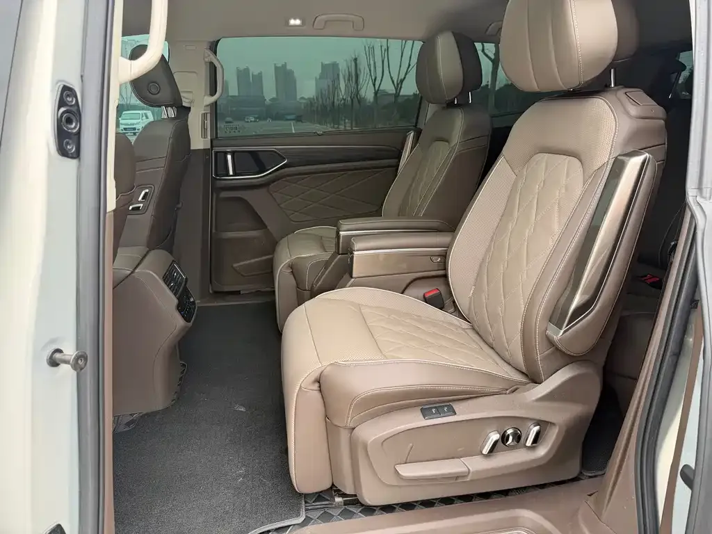 Volkswagen Viloran 2023 из CN, фото 2