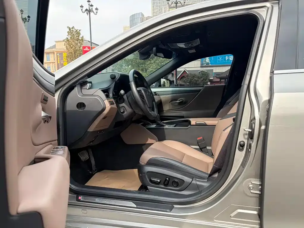 Lexus ES 2025 из CN, фото 6