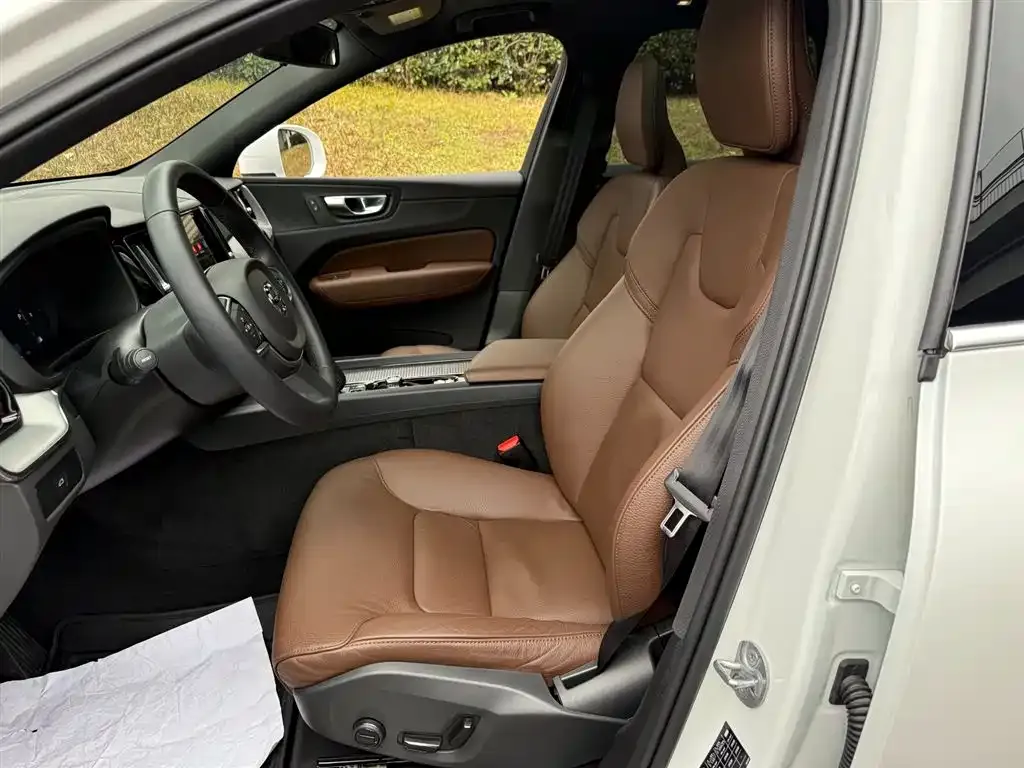 Volvo XC60 2024 из CN, фото 5