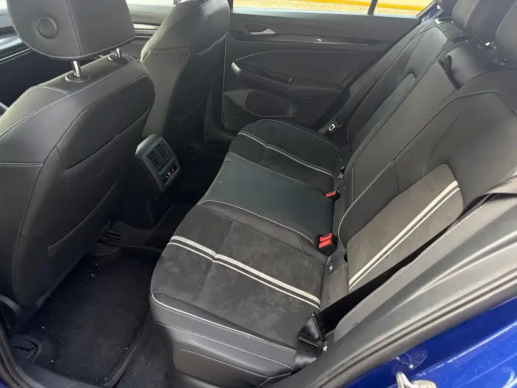 Volkswagen Golf 2021 из CN, фото 4