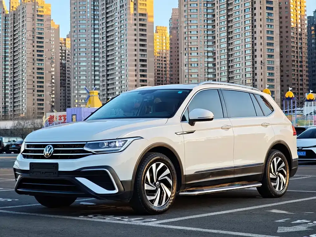 Volkswagen Tiguan L 2023 из CN, фото 10