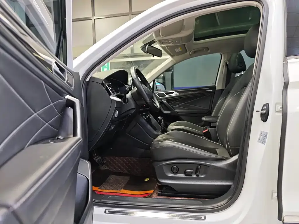 Volkswagen Tiguan L 2023 из CN, фото 5