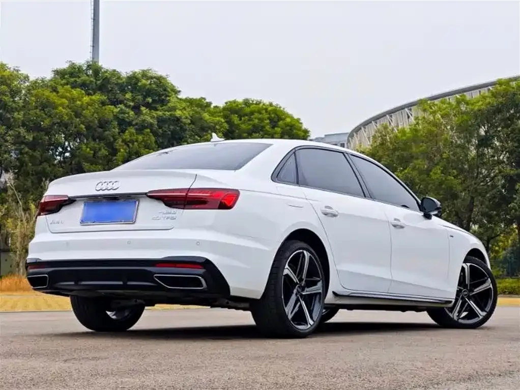 Audi A4L 2024 из CN, фото 9