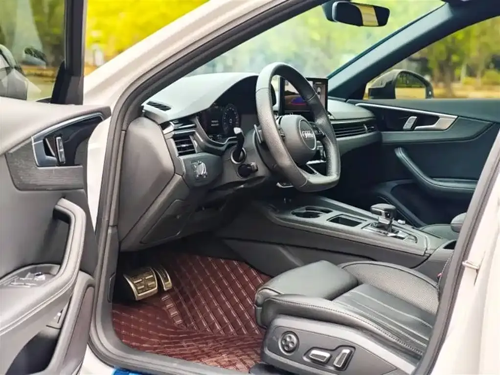 Audi A4L 2024 из CN, фото 5
