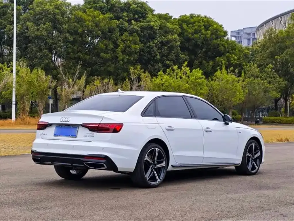 Audi A4L 2024 из CN, фото 4