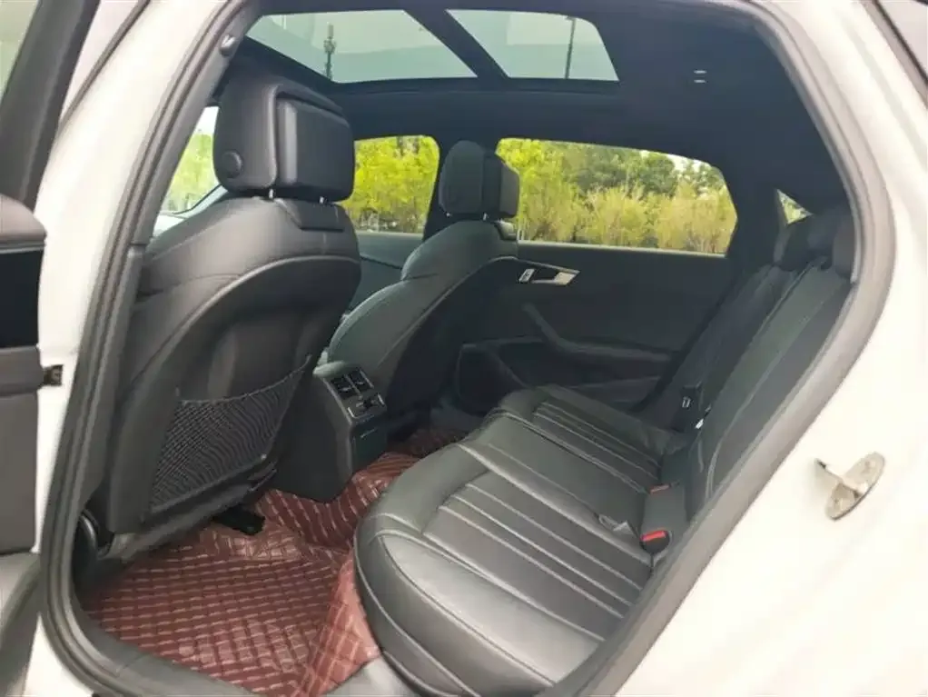 Audi A4L 2024 из CN, фото 3