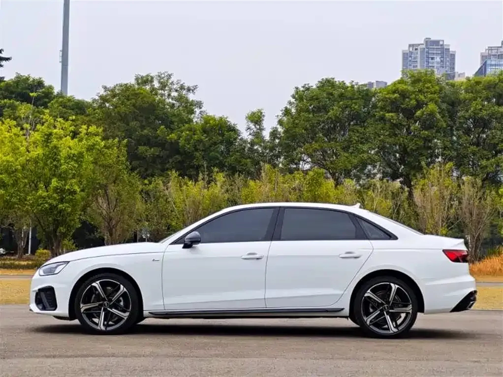 Audi A4L 2024 из CN, фото 8